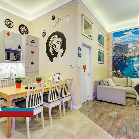 Little Americas Main Street Apartments بودابست المظهر الخارجي الصورة