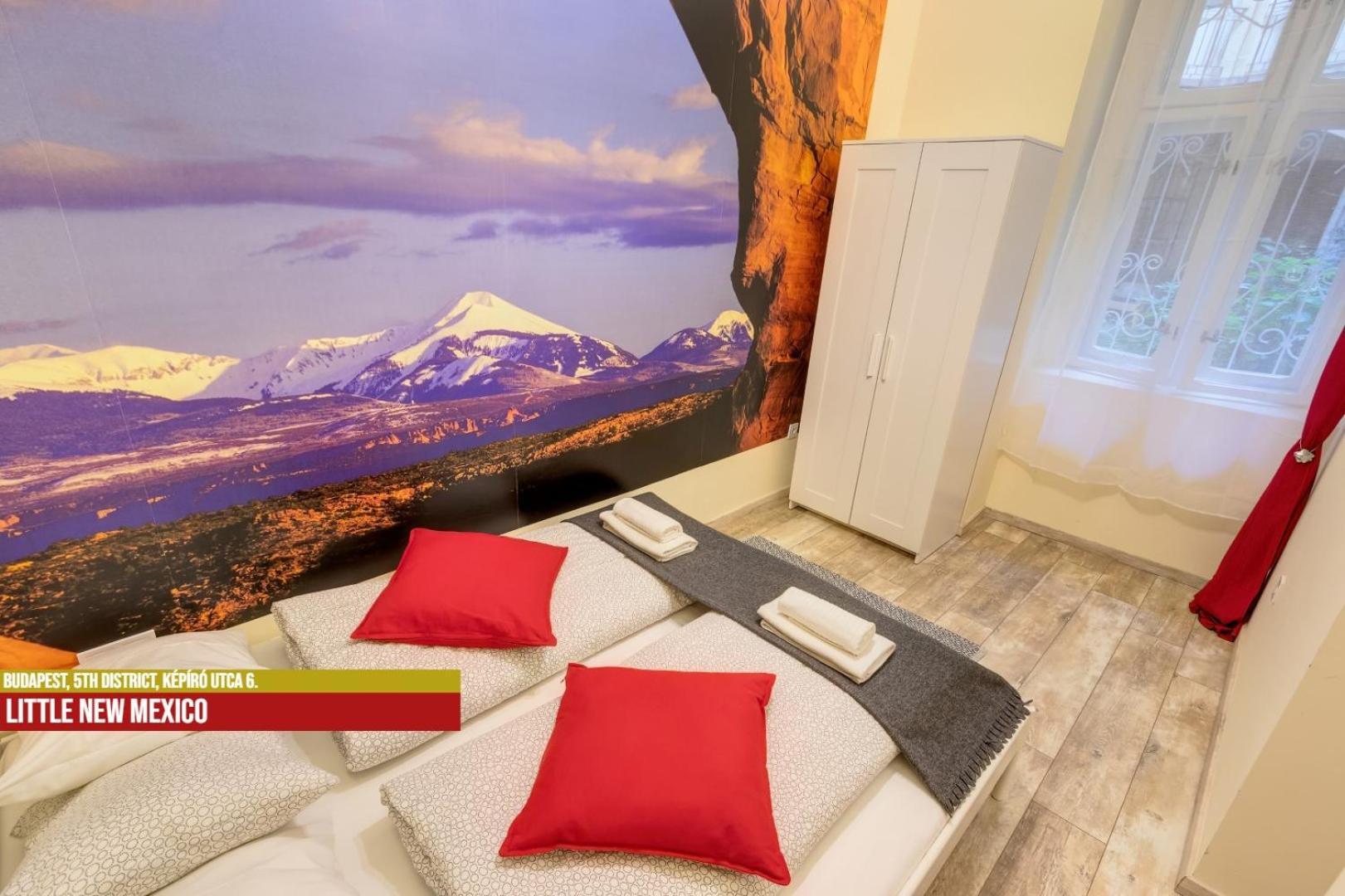 Little Americas Main Street Apartments بودابست المظهر الخارجي الصورة