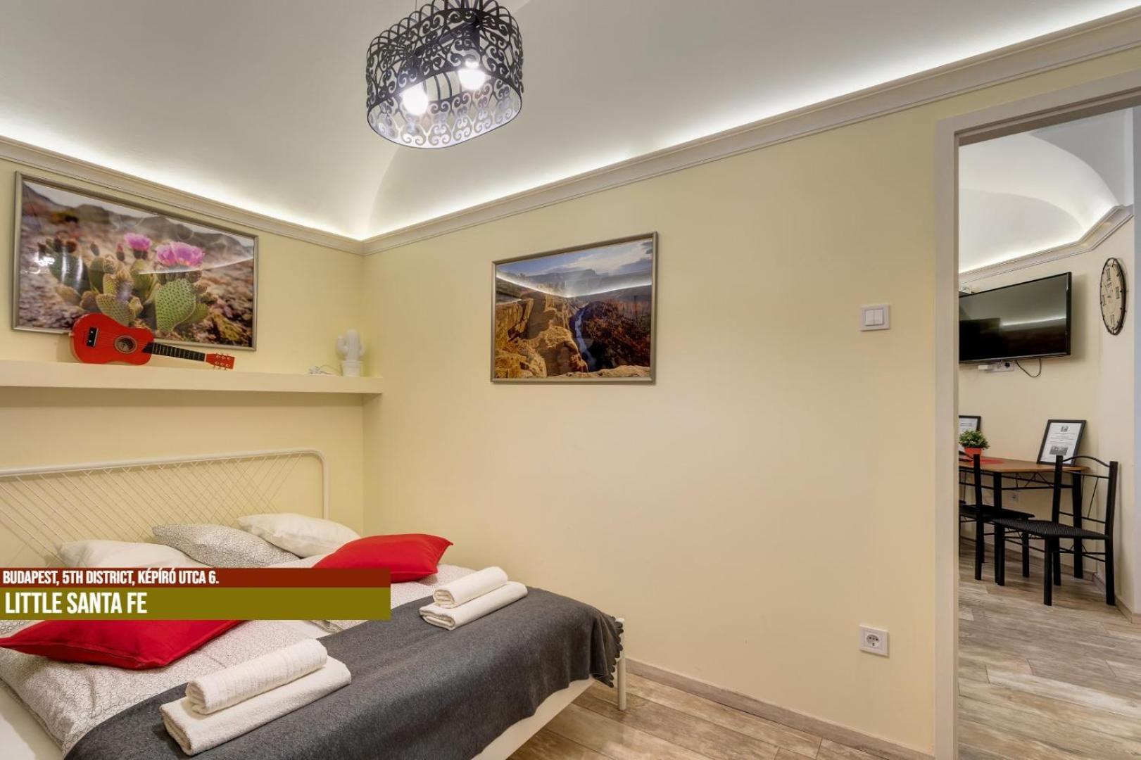 Little Americas Main Street Apartments بودابست المظهر الخارجي الصورة