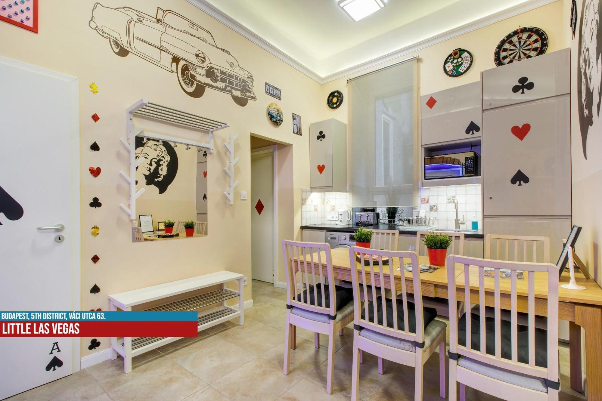 Little Americas Main Street Apartments بودابست المظهر الخارجي الصورة