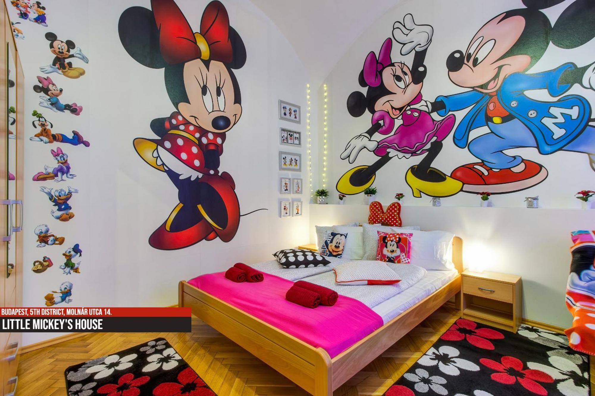 Little Americas Main Street Apartments بودابست المظهر الخارجي الصورة