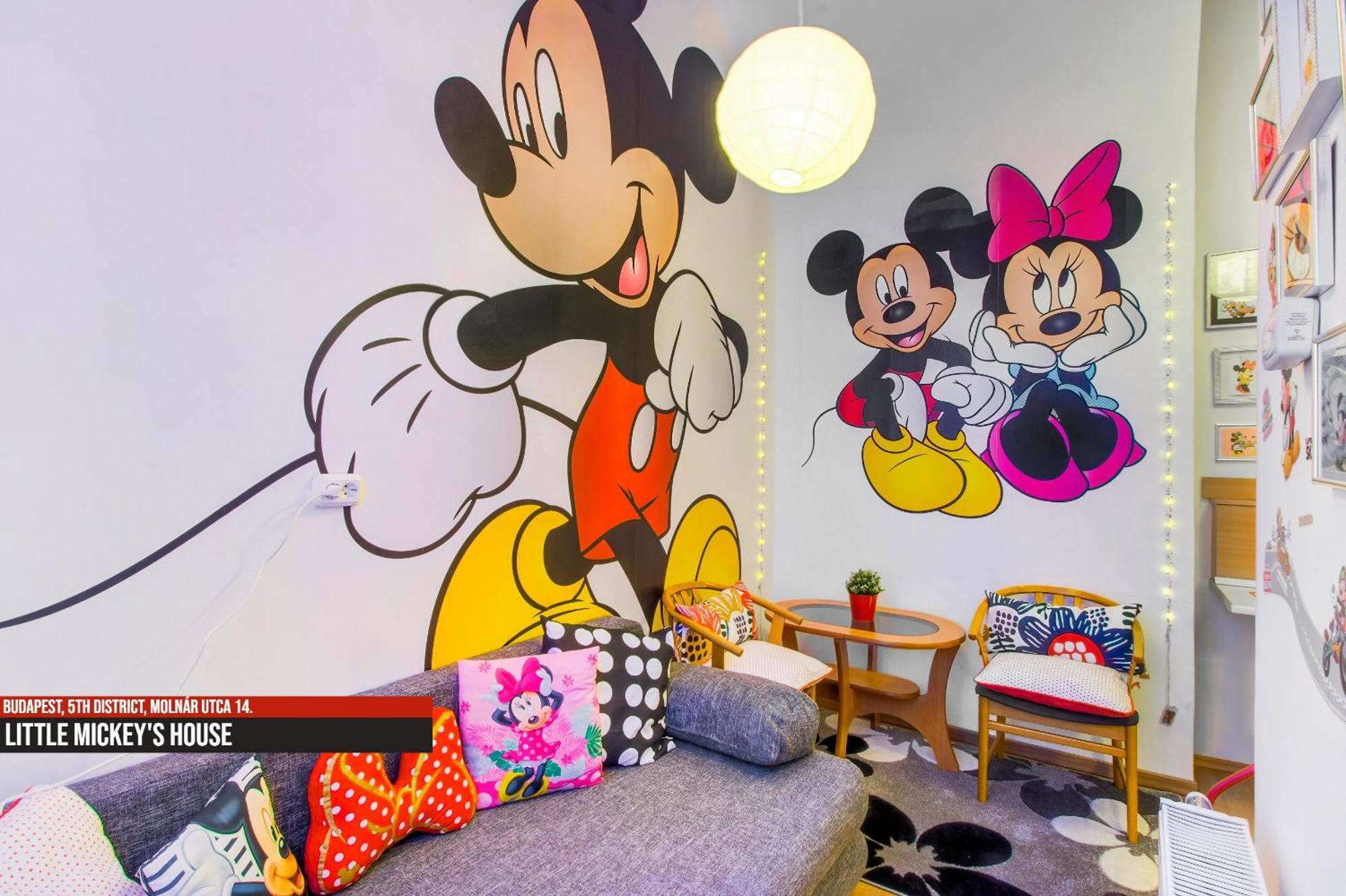 Little Americas Main Street Apartments بودابست المظهر الخارجي الصورة