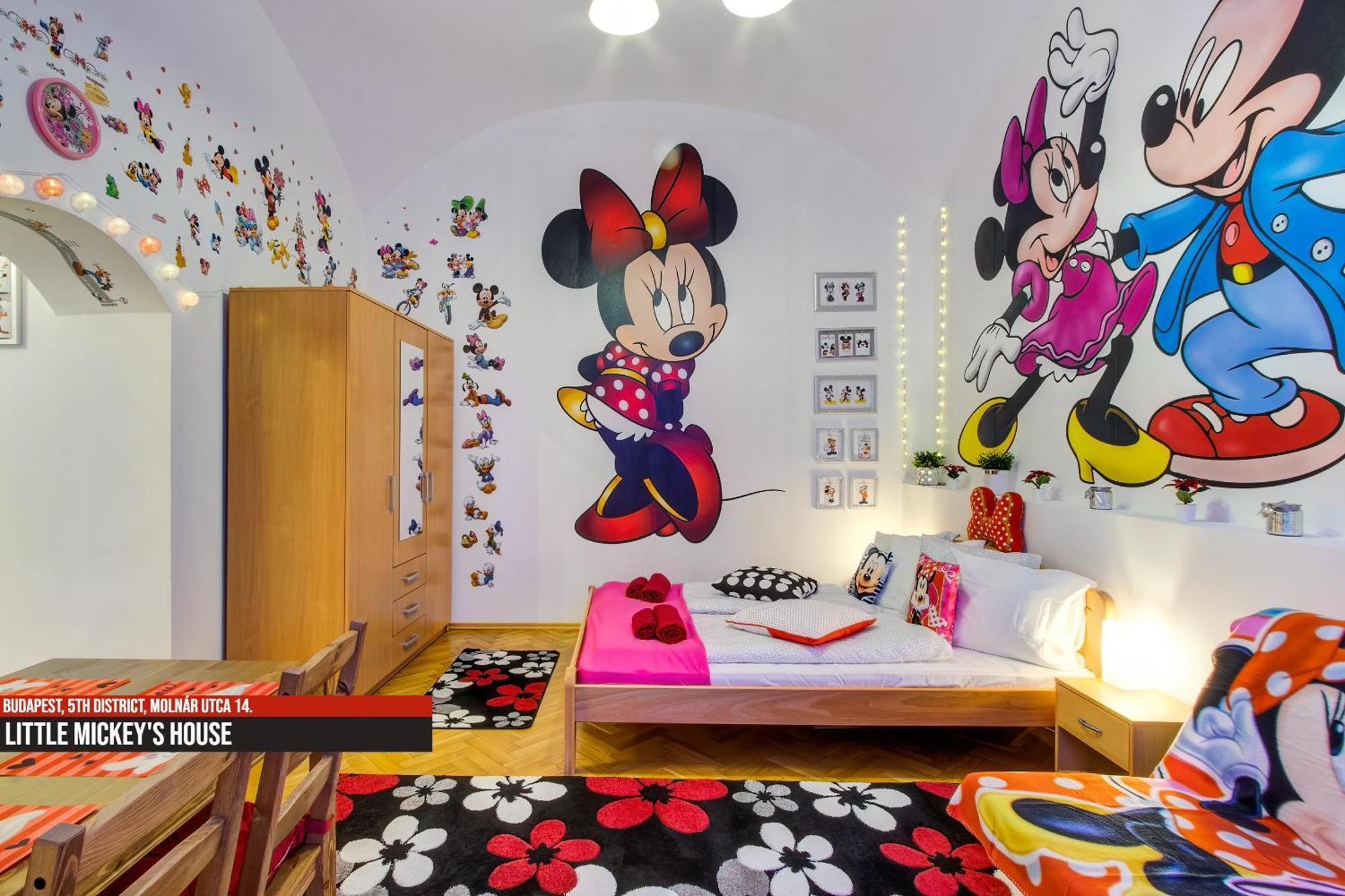 Little Americas Main Street Apartments بودابست المظهر الخارجي الصورة