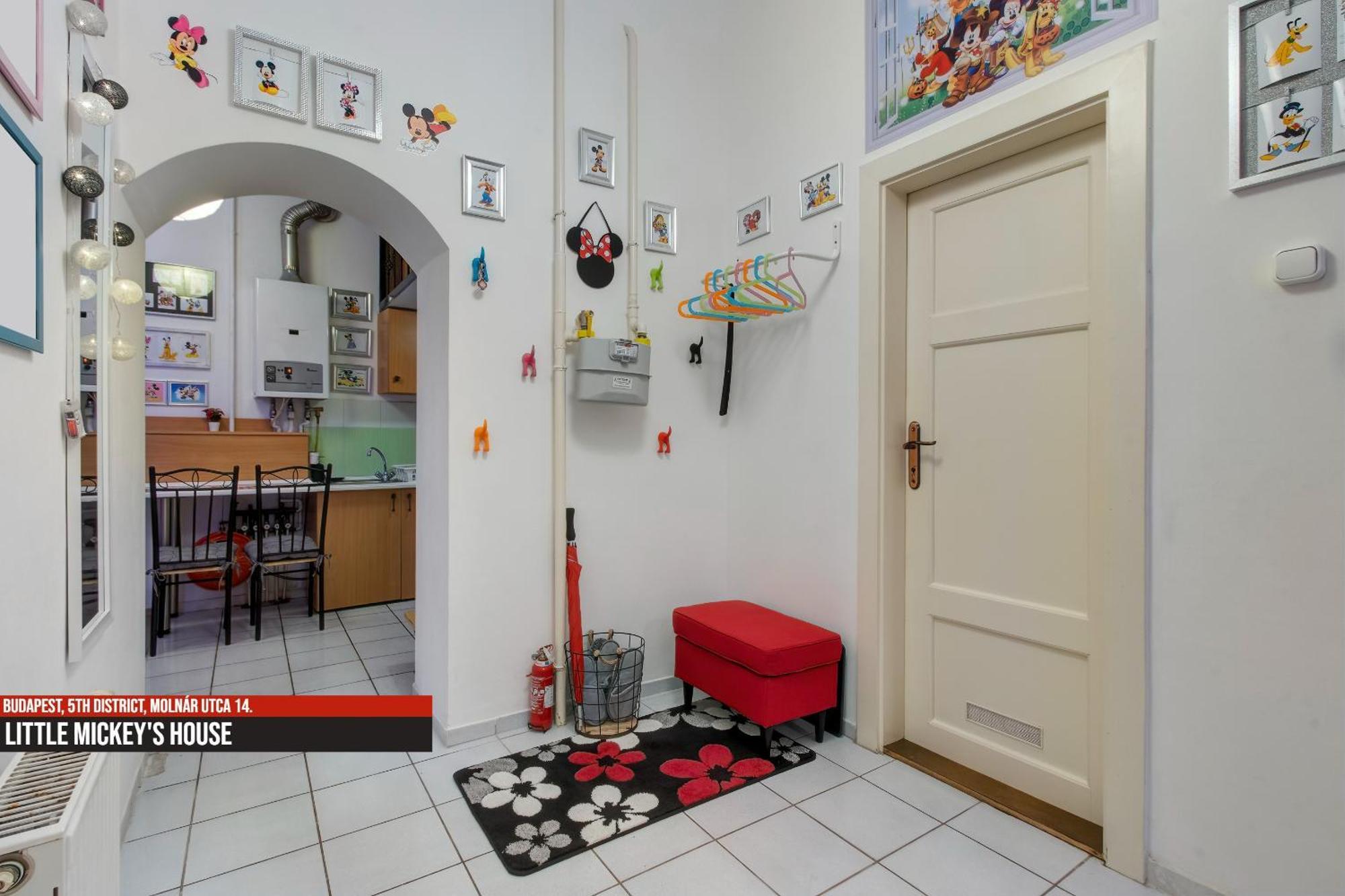 Little Americas Main Street Apartments بودابست المظهر الخارجي الصورة