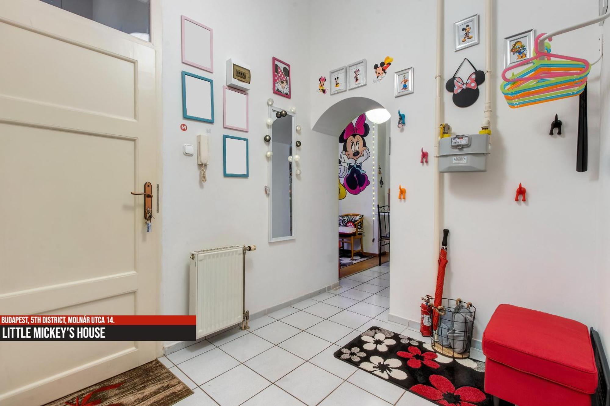 Little Americas Main Street Apartments بودابست المظهر الخارجي الصورة